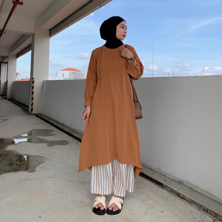 Grisya Crinkle Tunik Wanita Muslim Ada Belahan