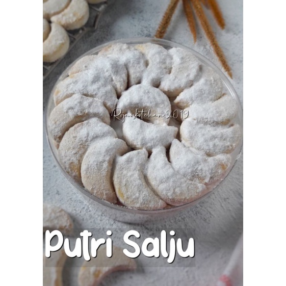 

Kue Kering Salju - Putri Salju