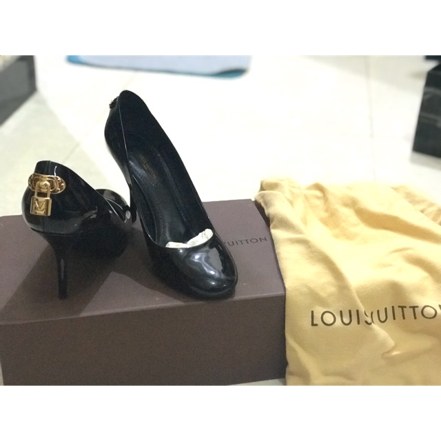 PRELOVED ORIGINAL HIGH HEELS LV size 37