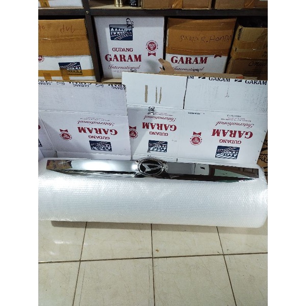 TRUNK LID CHROME DAIHATSU SIGRA FACELIFT 2021 ORIGINAL