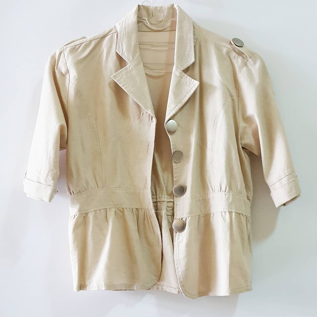 cream short blazer