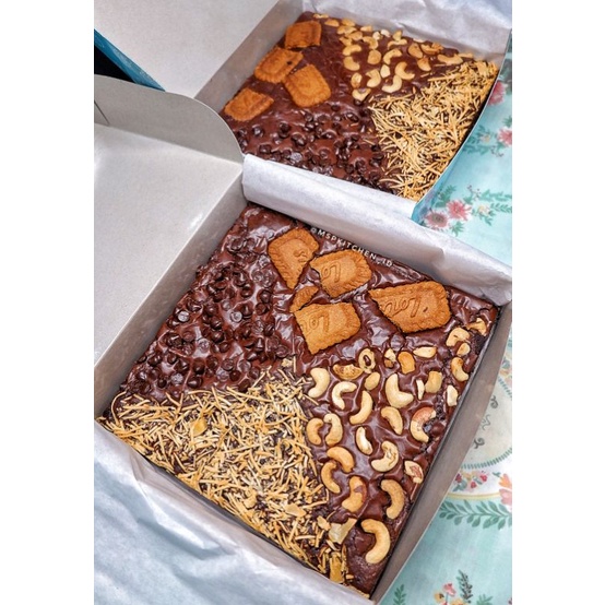 

Chewy Fudgy Brownie Large