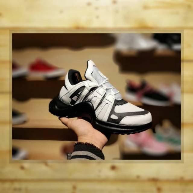 SNEAKERS UNISEX IMPORT TERBARU. REALPICT. SNEAKERS READY. 
SNEAKERS IMPORT READY