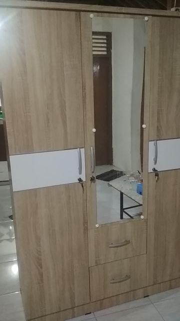 Lemari Pakaian 3 Pintu Cermin Lp 328