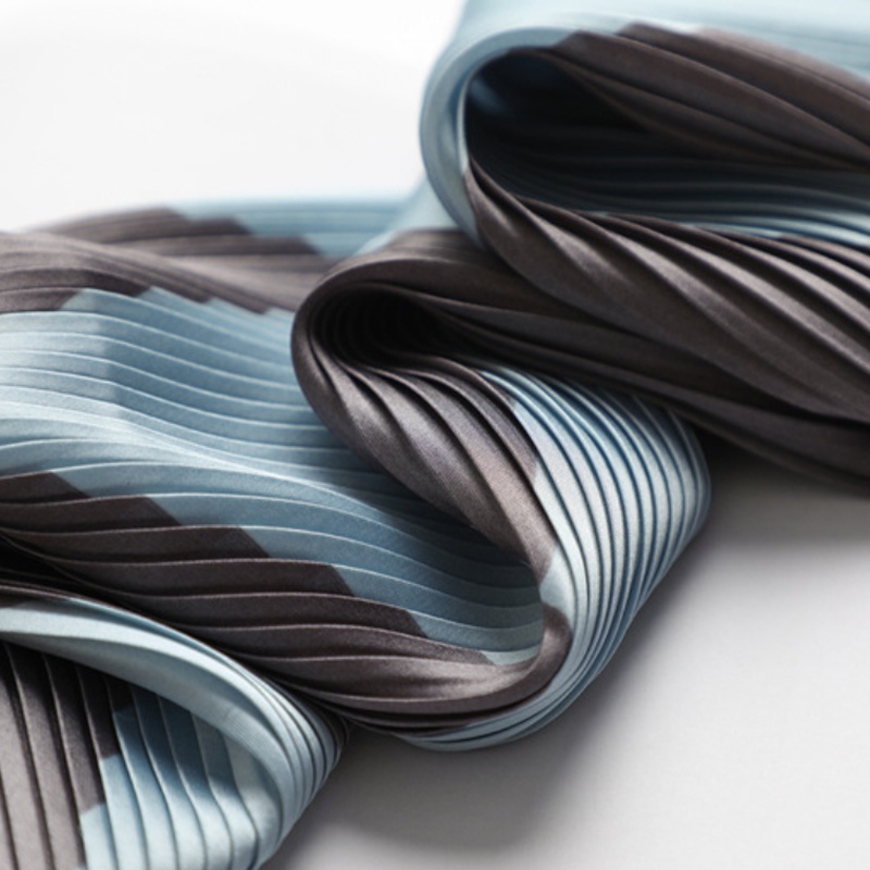 &quot;Ran&quot; 70x70 cm Pleated Pleats Diagonal Scarf, Scarf Leher, Scarf Tas, High Grade Silk Immitation