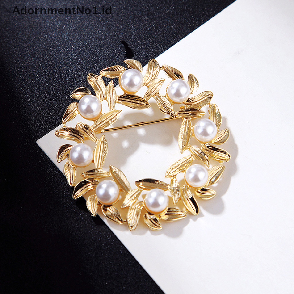 (AdornmentNo1) Bros Pin Bentuk Wreath Bunga Aksen Mutiara Imitasi Untuk Wanita