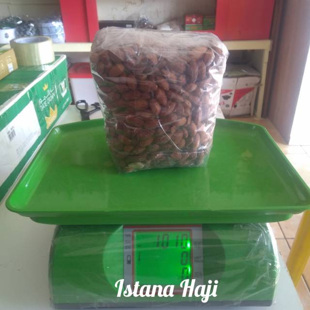 

Kacang Almond Panggang Kupas/ Blue Diamond Roasted Almond [1 kg]