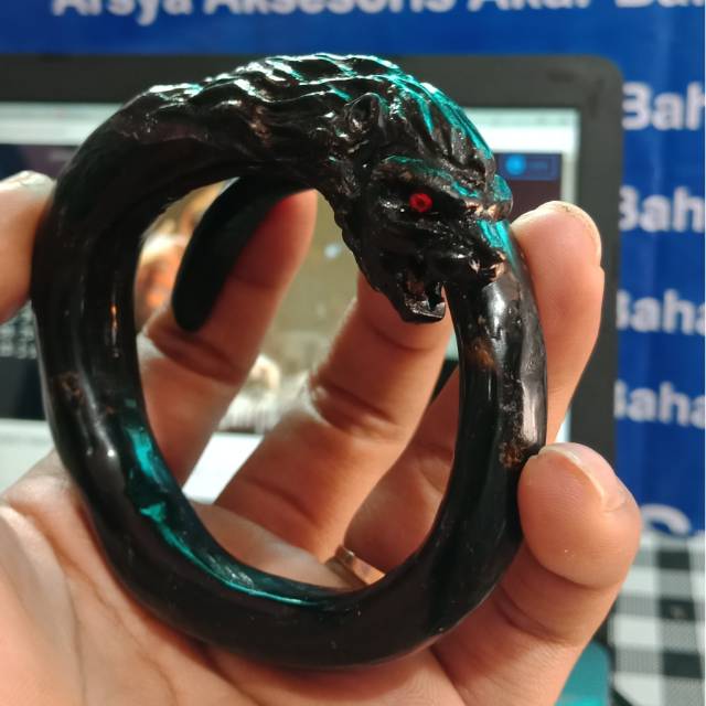 GELANG AKAR HITAM UKIR SINGA
