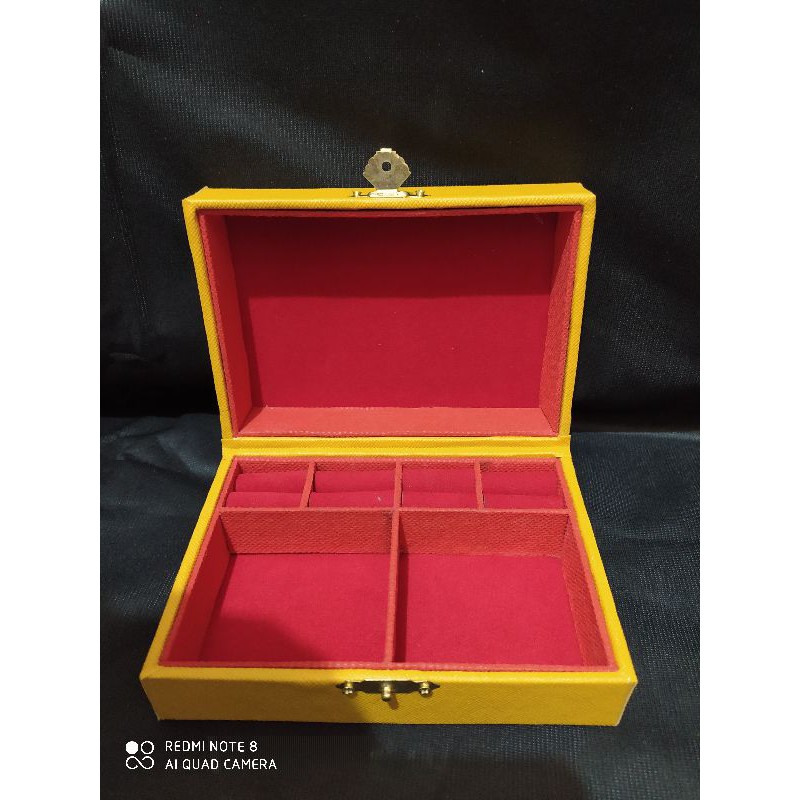 kotak/box perhiasan 4cincin+2kotak kosong bahan kulit sintetis warna kuning