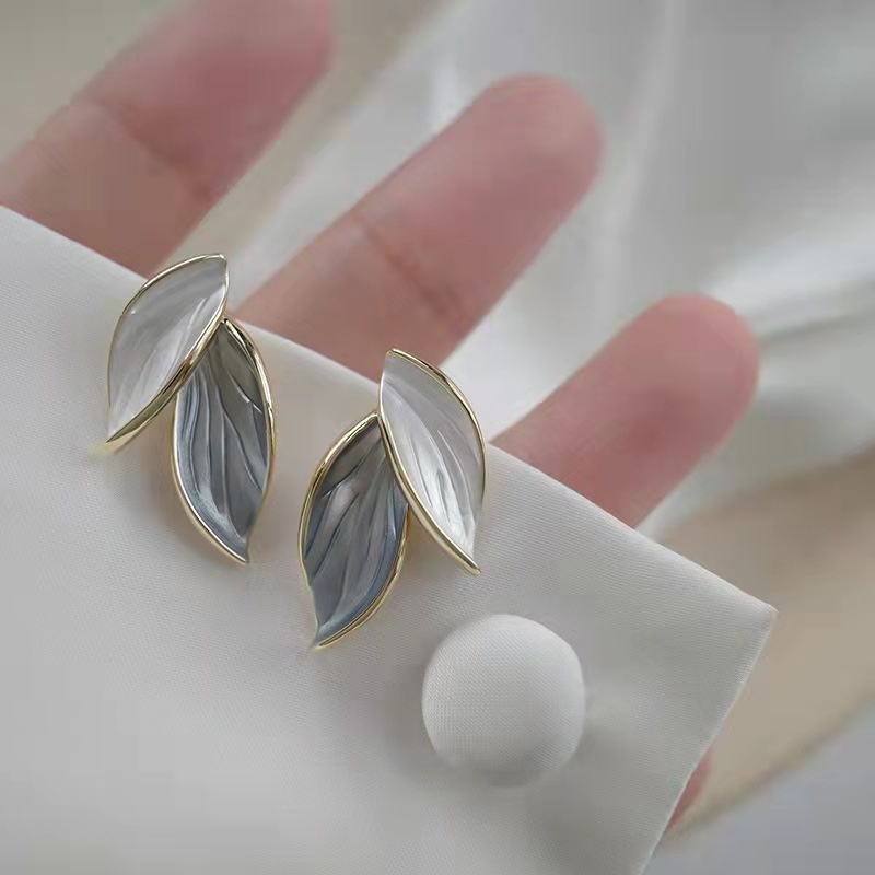 S925 Jarum Perak Anting Mutiara Korea Temperamen Tren Niche High-End Bunga Anting-Anting Bersih Merah Sama Anting Kupu-kupu Wanita