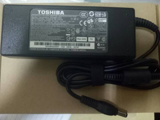 Charger/adaptor toshiba 19v3.95a dc5.5x2.5mm original sudah termasuk kabel power/charger