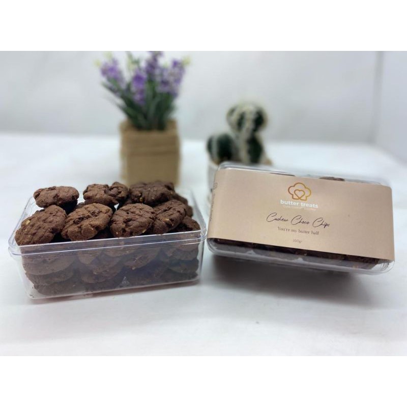 

Cashew Cho Chips / Kue Kering Lebaran / Idul Fitri / Cookies / Hampers / Butter Treats