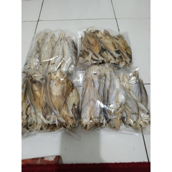 

ikan bilis/ikan bulu ayam kering/bilis tawar/bilis bulu ayam/ikan kering