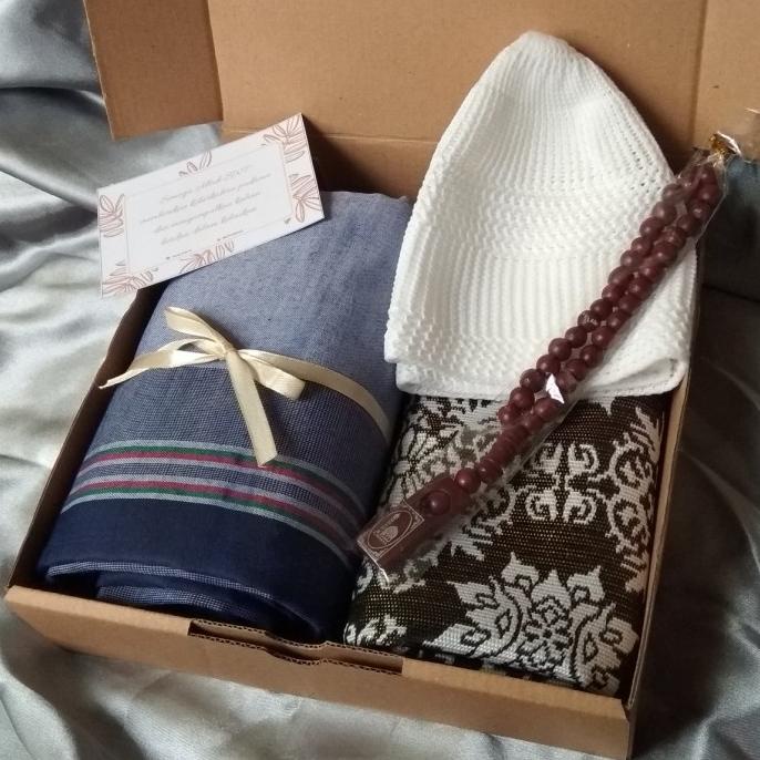

Premium Product!!! Hampers Untuk Cowok Hadiah Paket Ibadah Kado Wisuda - Paling Dicari