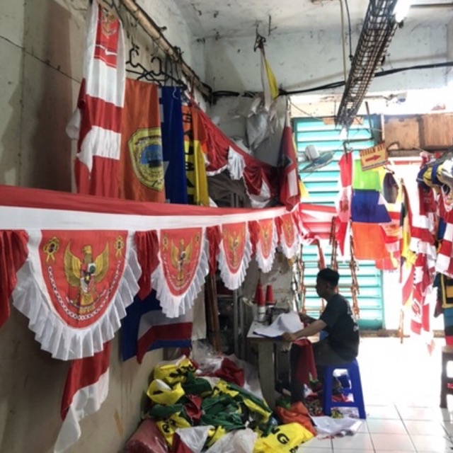 Umbul umbul merah putih dan warna warni 4 meter