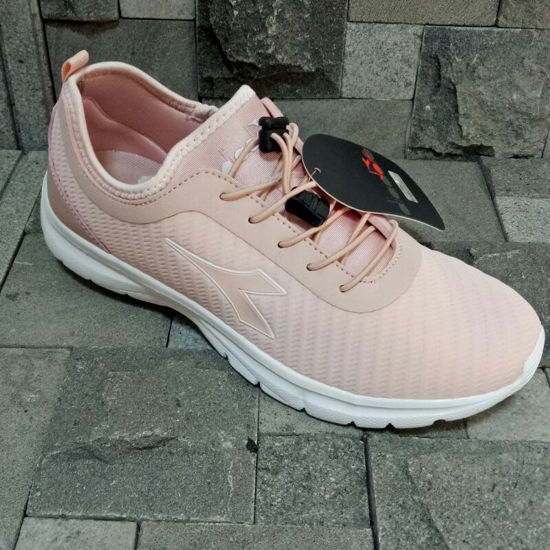 Sepatu Diadora Original Atau Sepatu Perempuan Atau Wanita Atau Sepatu Slip on Atau Pink merah muda A