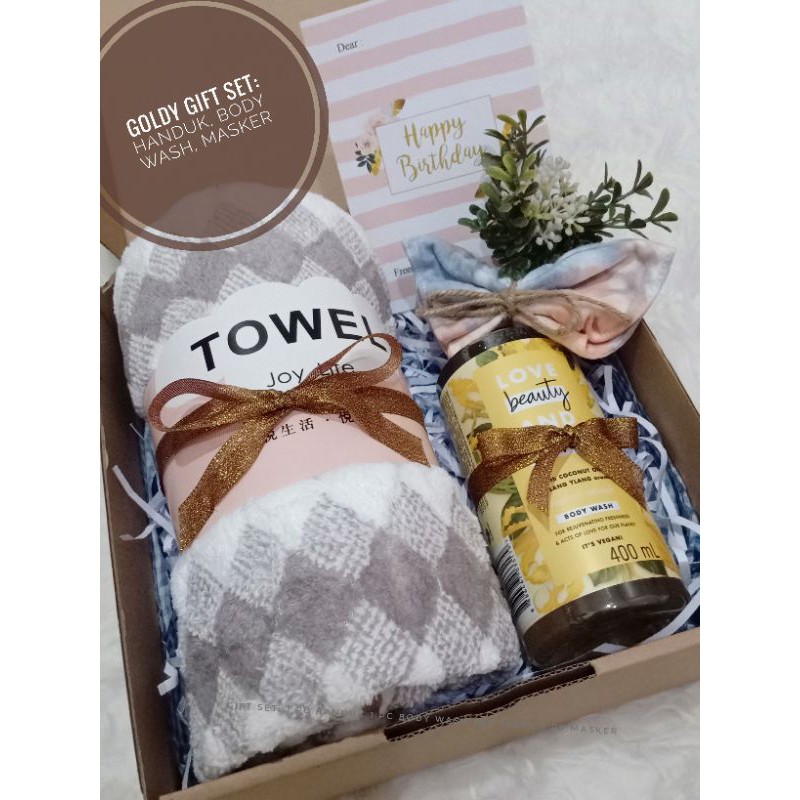

kado ulang tahun wisuda lamaran seserahan handuk body care Goldy gift set