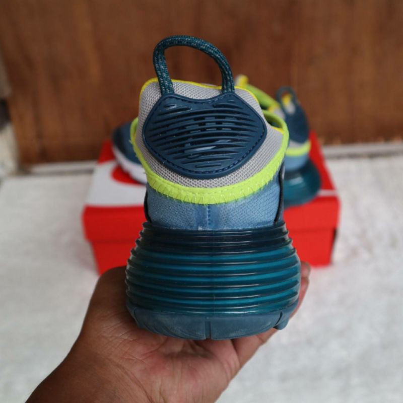 NIKE AIRMAX 2090 GREEN VOLT