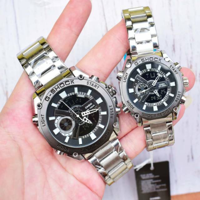 Jam  G-shock rantai silver  ( 2 Waktu) + free 1 Gelang ( model random)