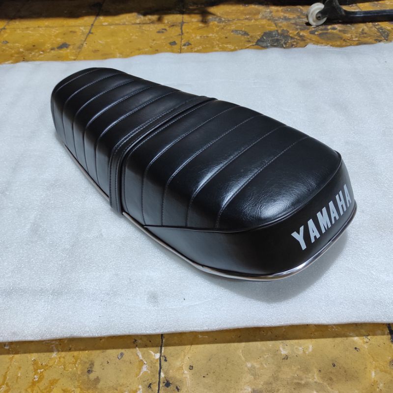 Sadel cover sarung kulit  jok Assy Yamaha LS 3 LS3 Nos plat besi model ori original