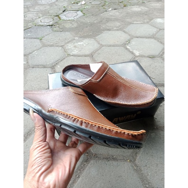 sandal sepatu kulit asli pria original murah berkualitas terbaru casual tready kekinian  bustong keren 100%