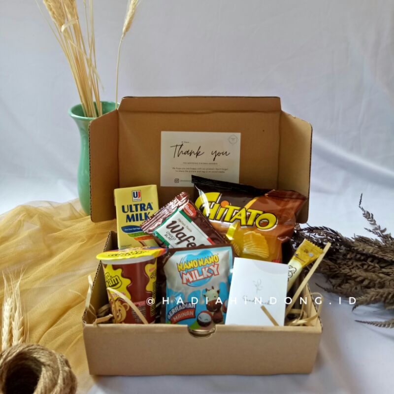 

Hampers Snack Box