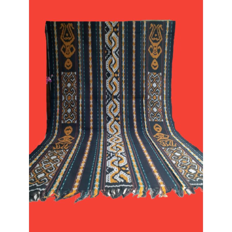 Kain Tenun Motif Dayak