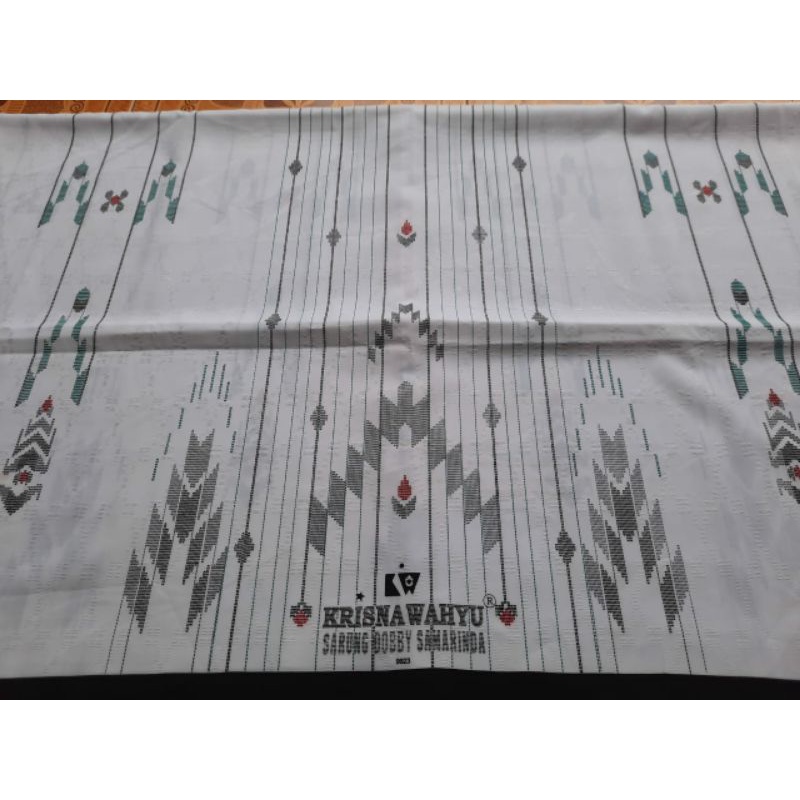 Sarung hitam - sarung warna - sarung tenun - sarung batik - sarung krisna wahyu - sarung bali lestar