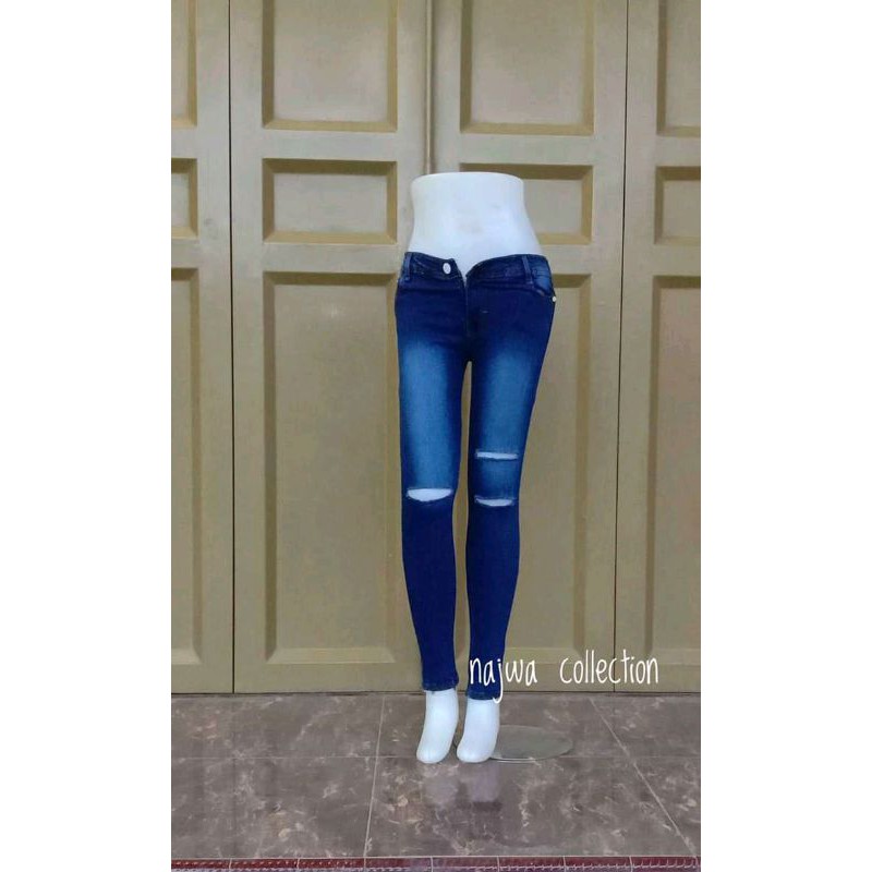 Celana jeans sobek wanita terbaru