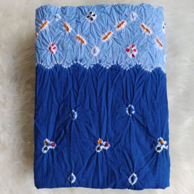 Jumputan Tumpal Biru tua