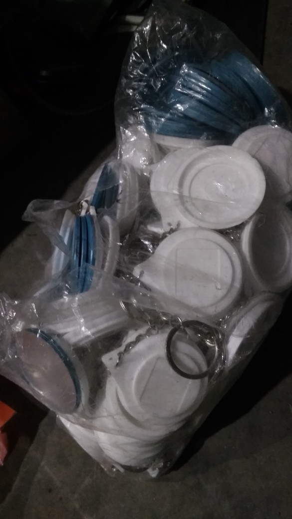 Bahan Baku Pin Gantungan 44 Mm ( Isi 100 Pcs )