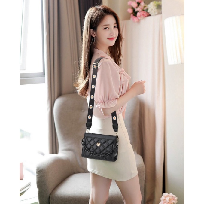 TFT AX20047 92722 AX722 R6391 (1 KG MUAT 2) Tas Selempang Wanita Import Elegant