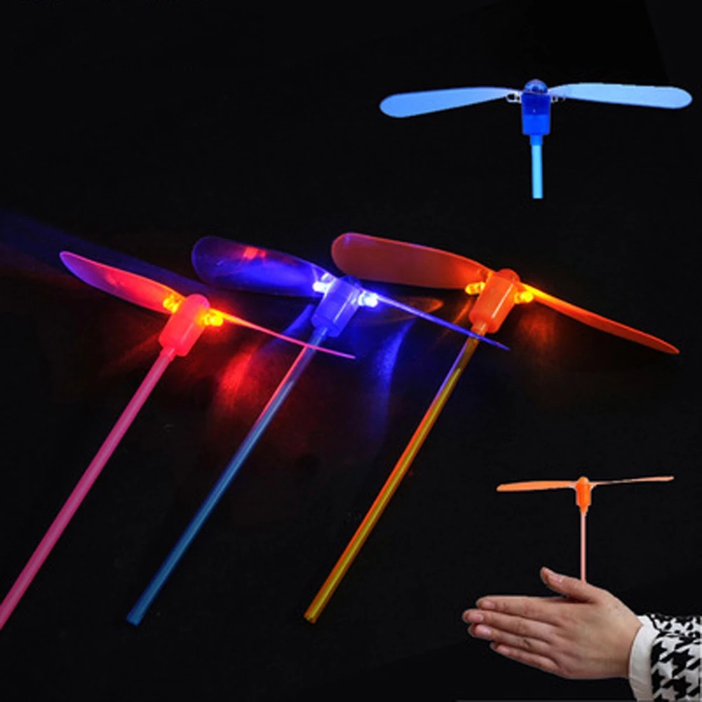 1pc Mainan Baling Baling Baling Baling Bambu LED Warna Acak Gaya Klasik Tradisional Nostalgia Untuk Anak