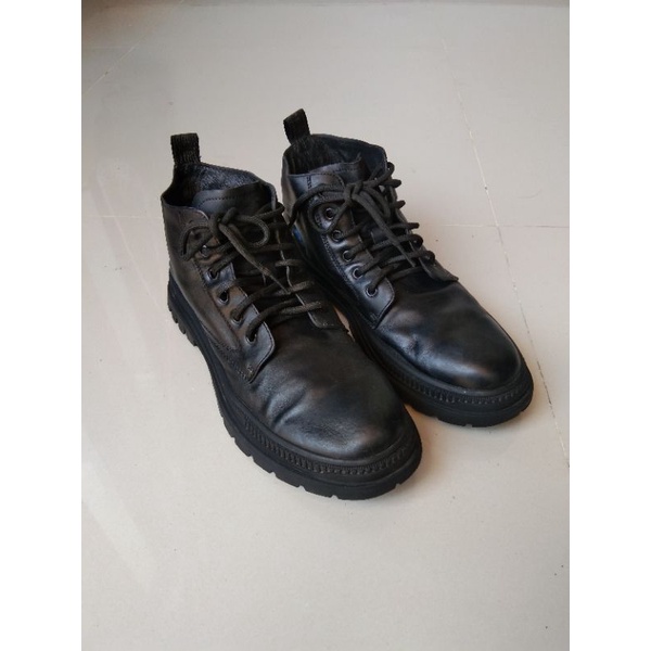 Sepatu boot kulit second