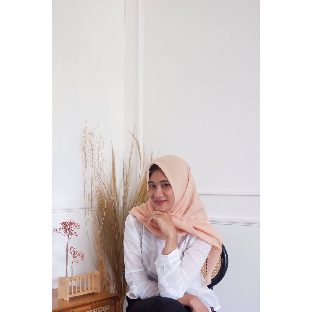 50 warna BELLA SQUARE JILBAB SEGI EMPAT POLLYCOTTON-bella cream