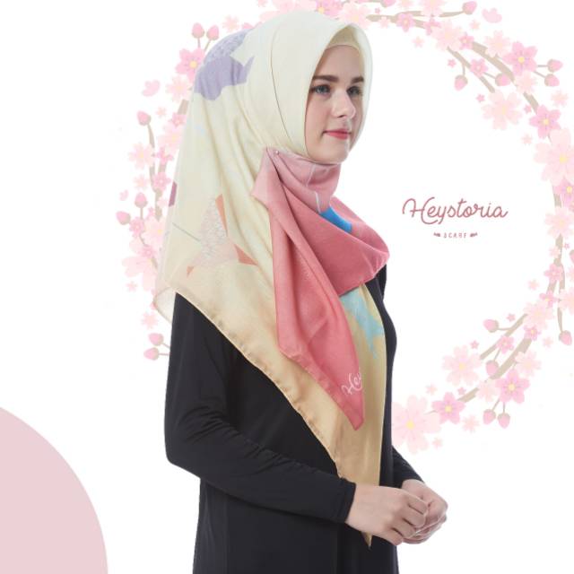 

Heystoria Scarf Origami Printed