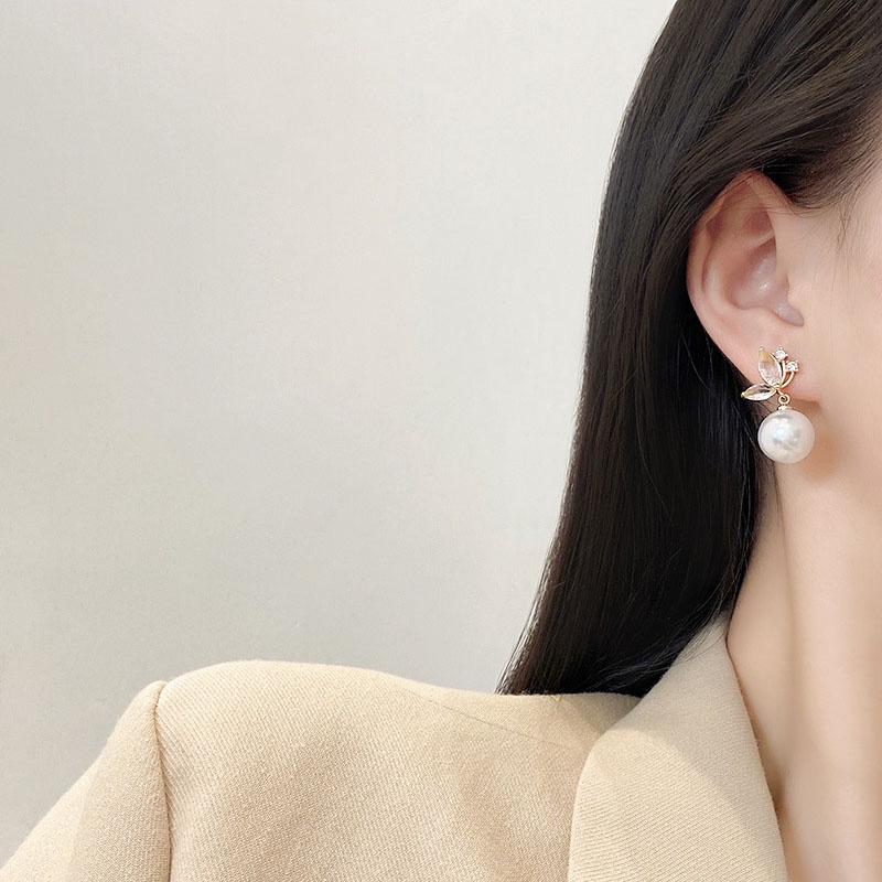 Anting S925 Silver Needle Bentuk Pita Aksen Mutiara Zircon Gaya Perancis Untuk Wanita