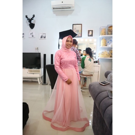 dress wisuda kebaya gaun modern preloved