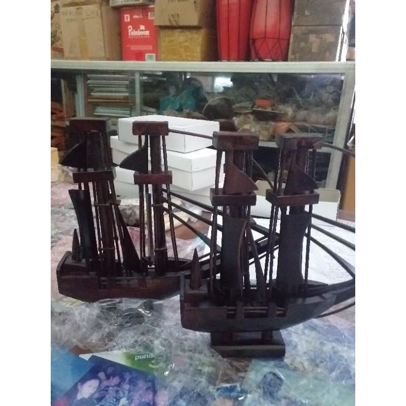 miniatur kapal kayu