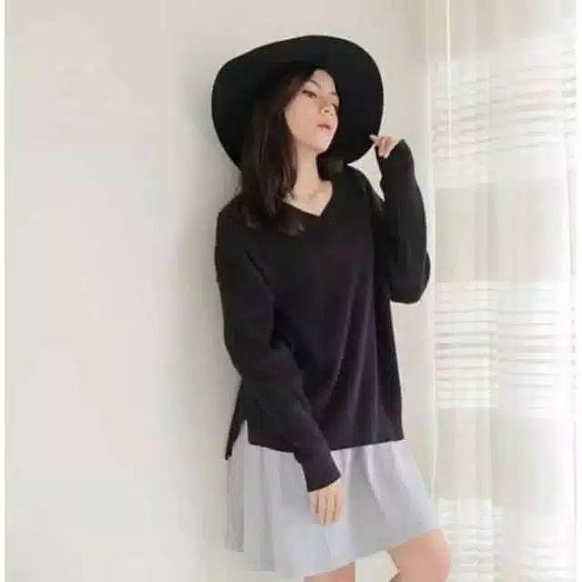 BOXY V-NECK VIONA/sweater rajut halus-Hitam