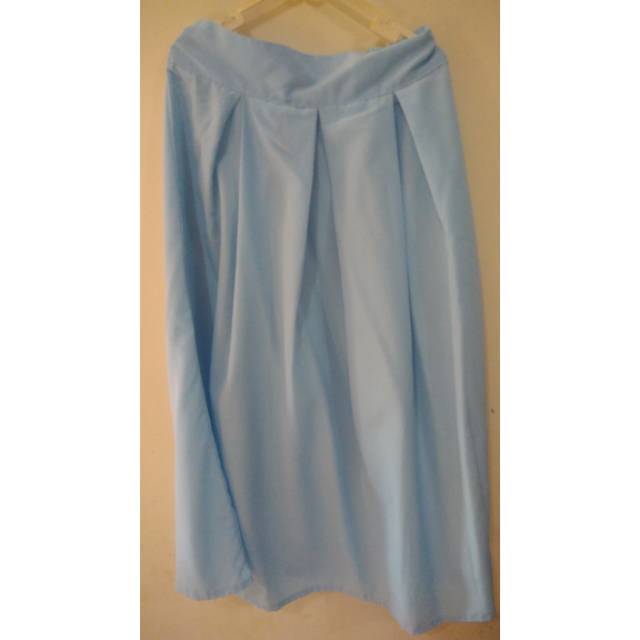 Preloved Rok panjang bahan tebal warna biru langit