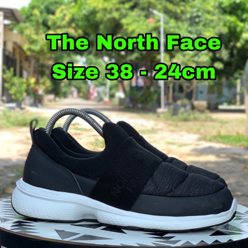 SEPATU GUNUNG THE NORTH FACE MULE SLIP ON LAB