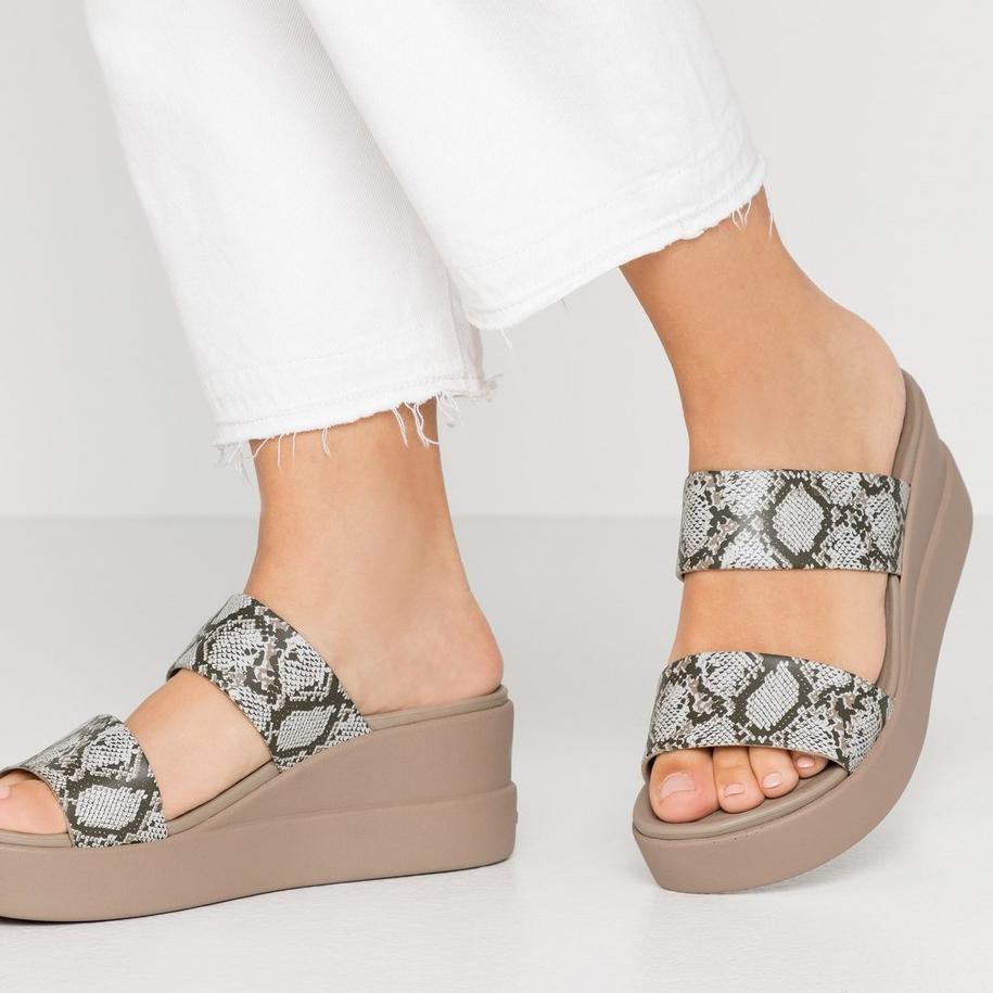 Crocs / Crocs Brooklyn Mid Wedge / Sandal Wedges / Sandal Crocs / Crocs Wanita / Crocs Wedges /Selop