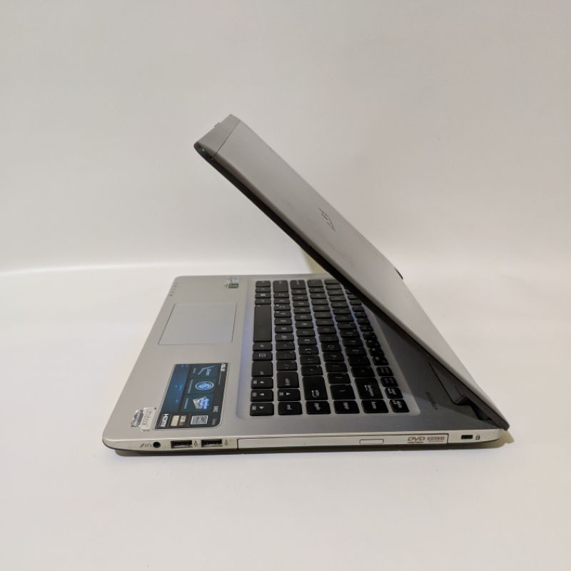 laptop ultrabook tipis editing/rendering asus k46c - core i7 - ram 16gb - dual vga Nvidia GeForce GT 635m