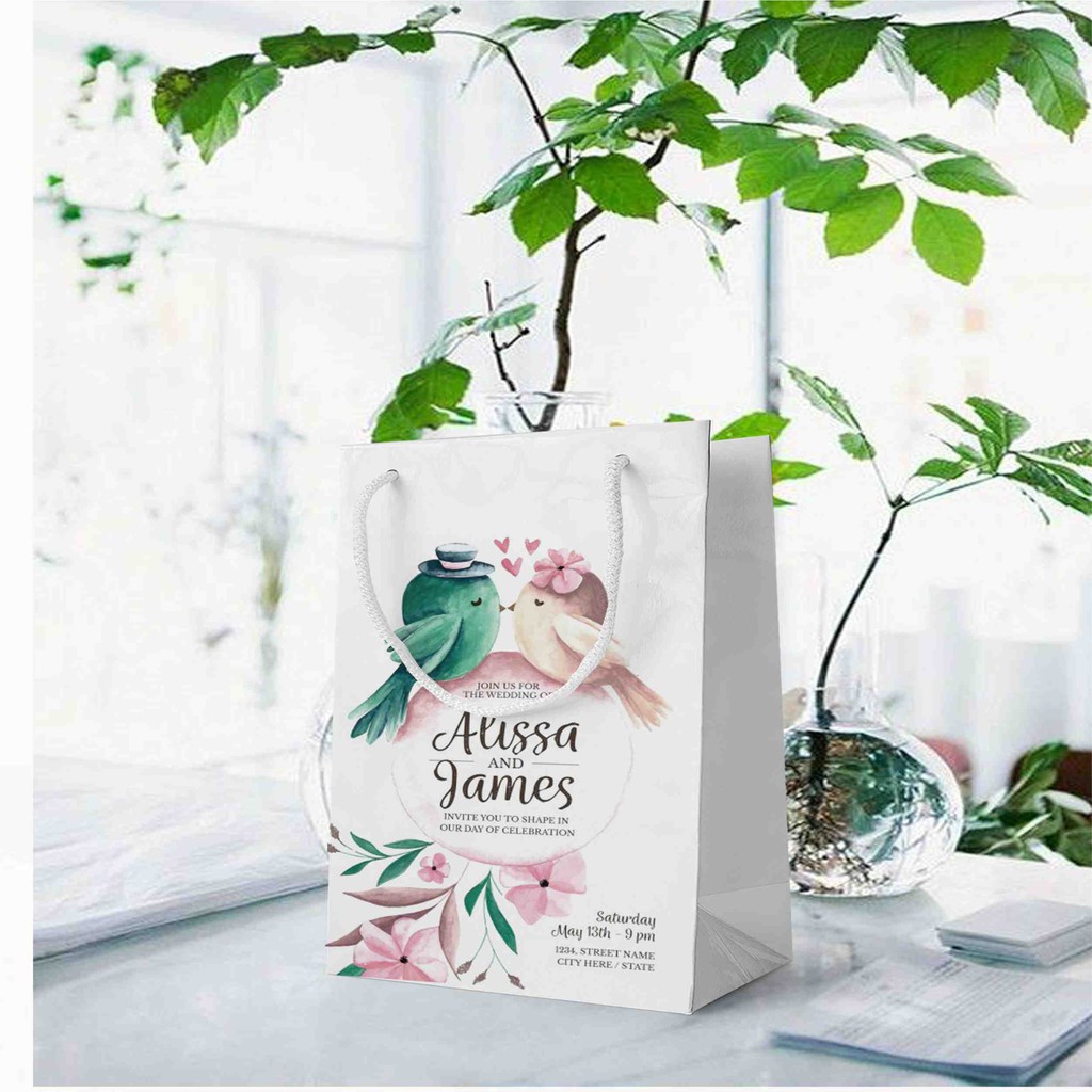 

Tas kertas Paperbag Custom Design Suka- suka size 13 x 8 x 15 cm ( p x L x T )