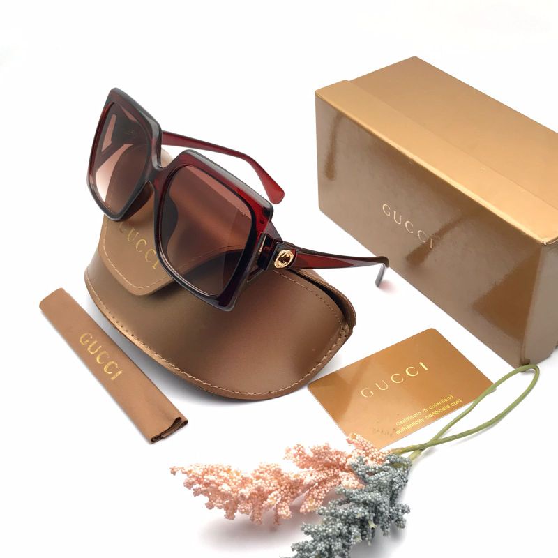 kacamata hitam , kacamata gaya , kacamata wanita