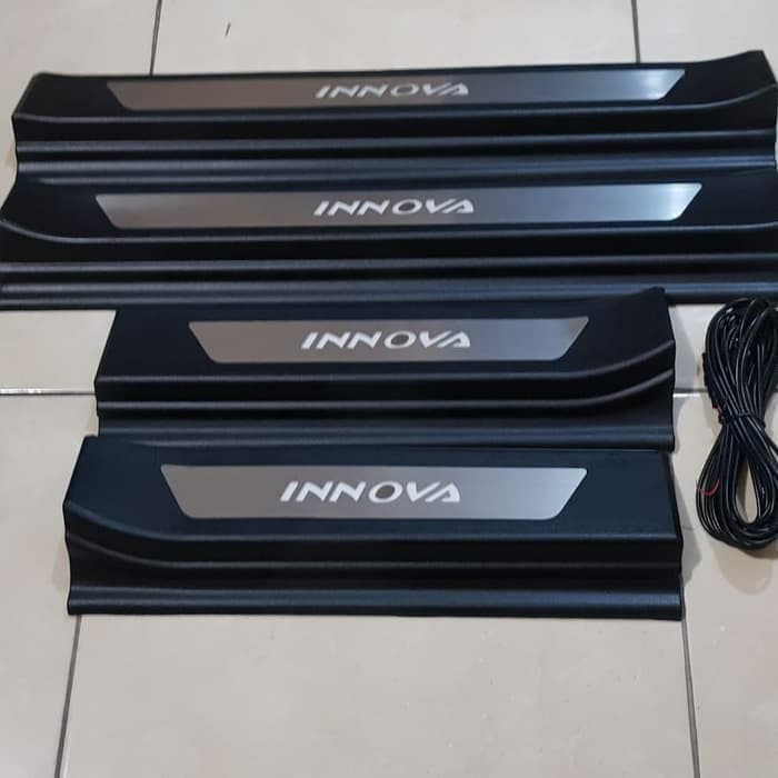 sill plate silplate samping pintu toyota innova inova reborn 2016 sampai 2023 lampu led biru ribon 2022 2021 2020 2019 2018 2017