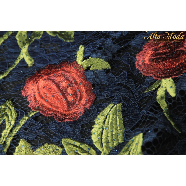 

Alta Moda Brokat Bordir Cornelli Nagita Navy Bordir Mawar Merah (1M)