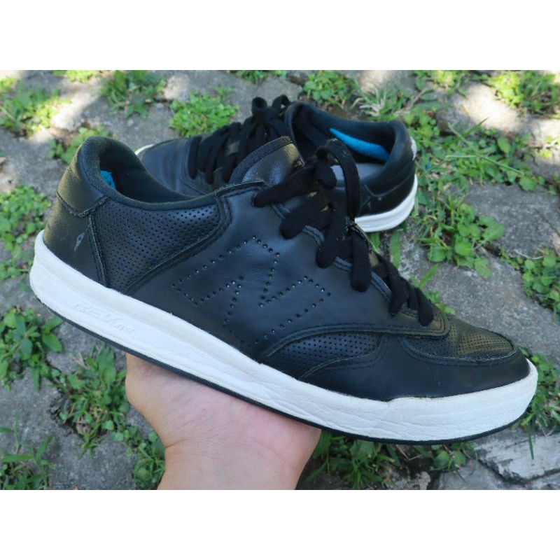 NB Leather CRT300LB