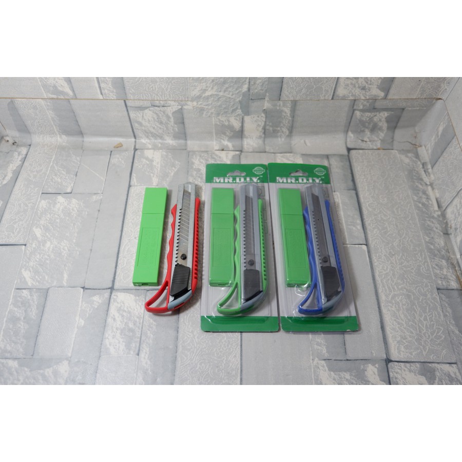 

Karter Pisau Cutter Ukuran Besar 18mm